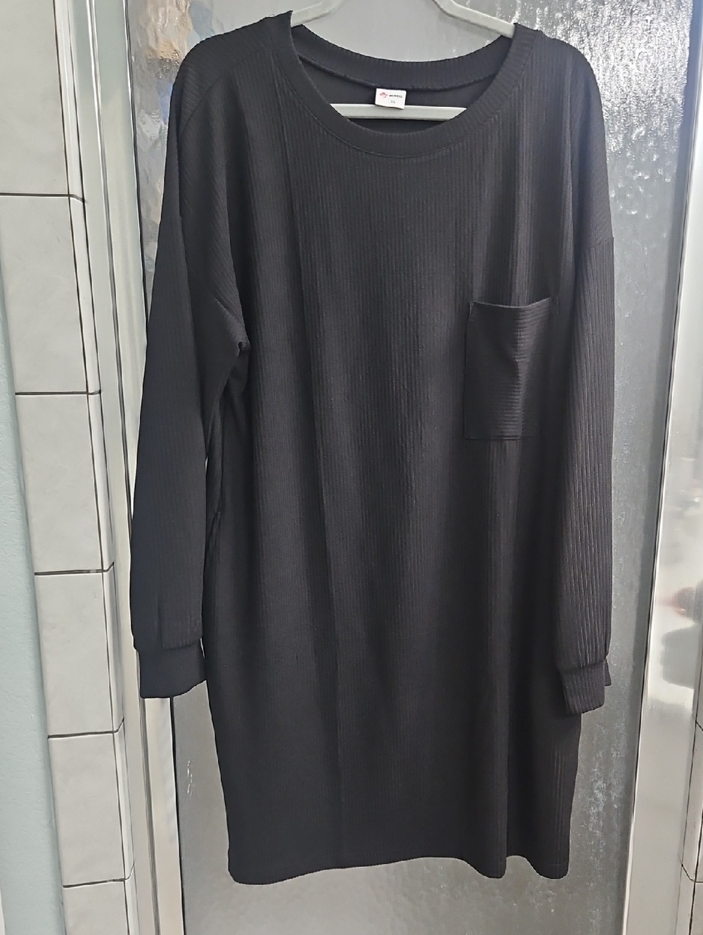 Women's Black Ribbed Long-Sleeve Pocket Dress